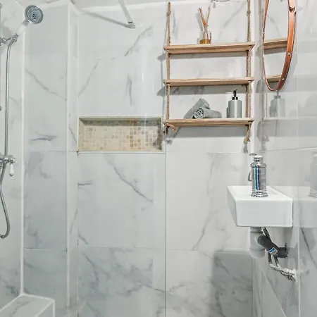 1Br Steps From The Louvre & Palais Royal & Opera Flat アパート *